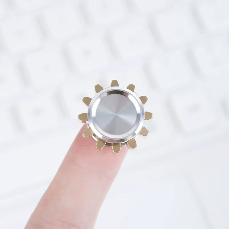 Mini Metal Gear Gyroscope Fidget Spinner - Portable Stress Relief Toy for Adults and Children, Ideal Gift for Autism and ADHD, Perfect for Birthdays and Christmas